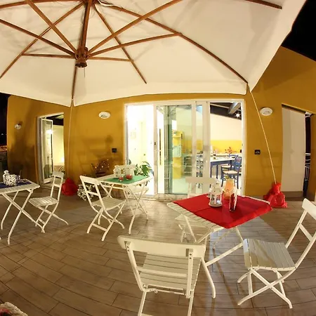 I Fiori Del Mare Bed & Breakfast 2*