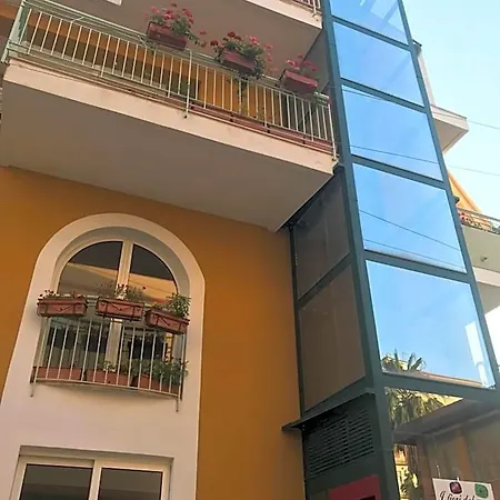 I Fiori Del Mare Acomodação com café da manhã  3*